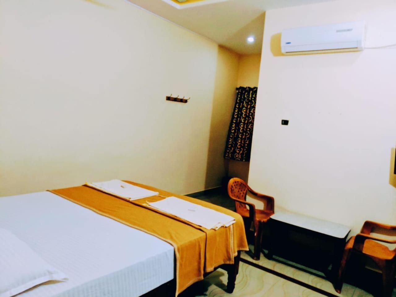 Hotel Varsha Hampi Dış mekan fotoğraf