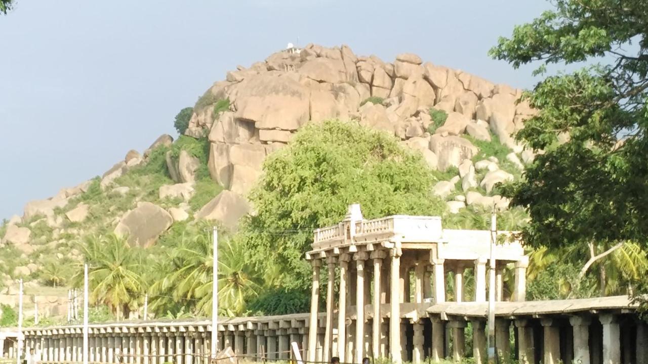 Hotel Varsha Hampi Dış mekan fotoğraf
