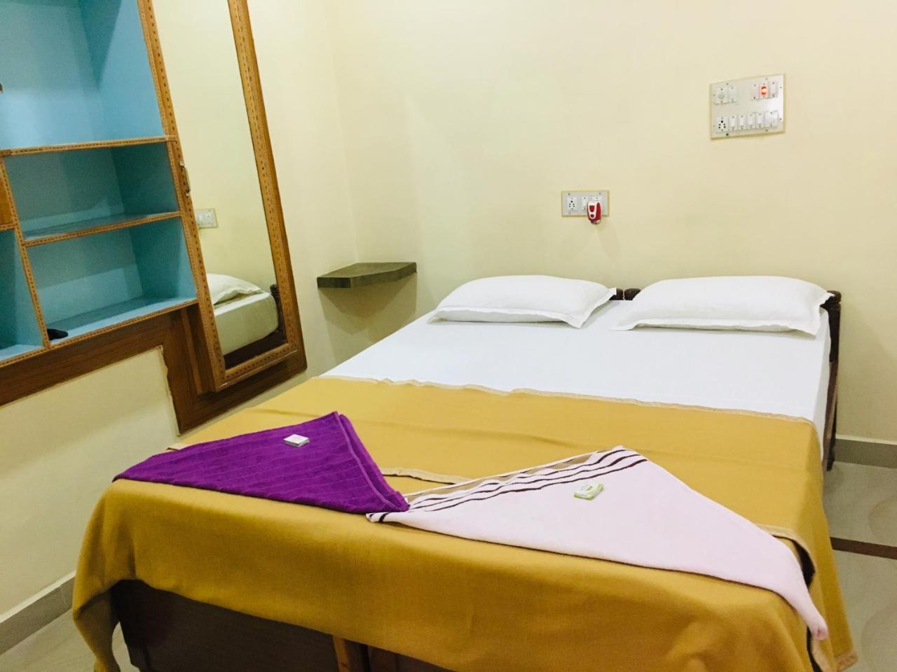 Hotel Varsha Hampi Dış mekan fotoğraf