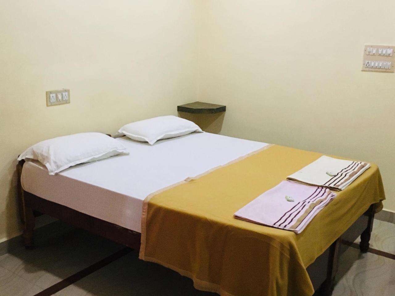 Hotel Varsha Hampi Dış mekan fotoğraf
